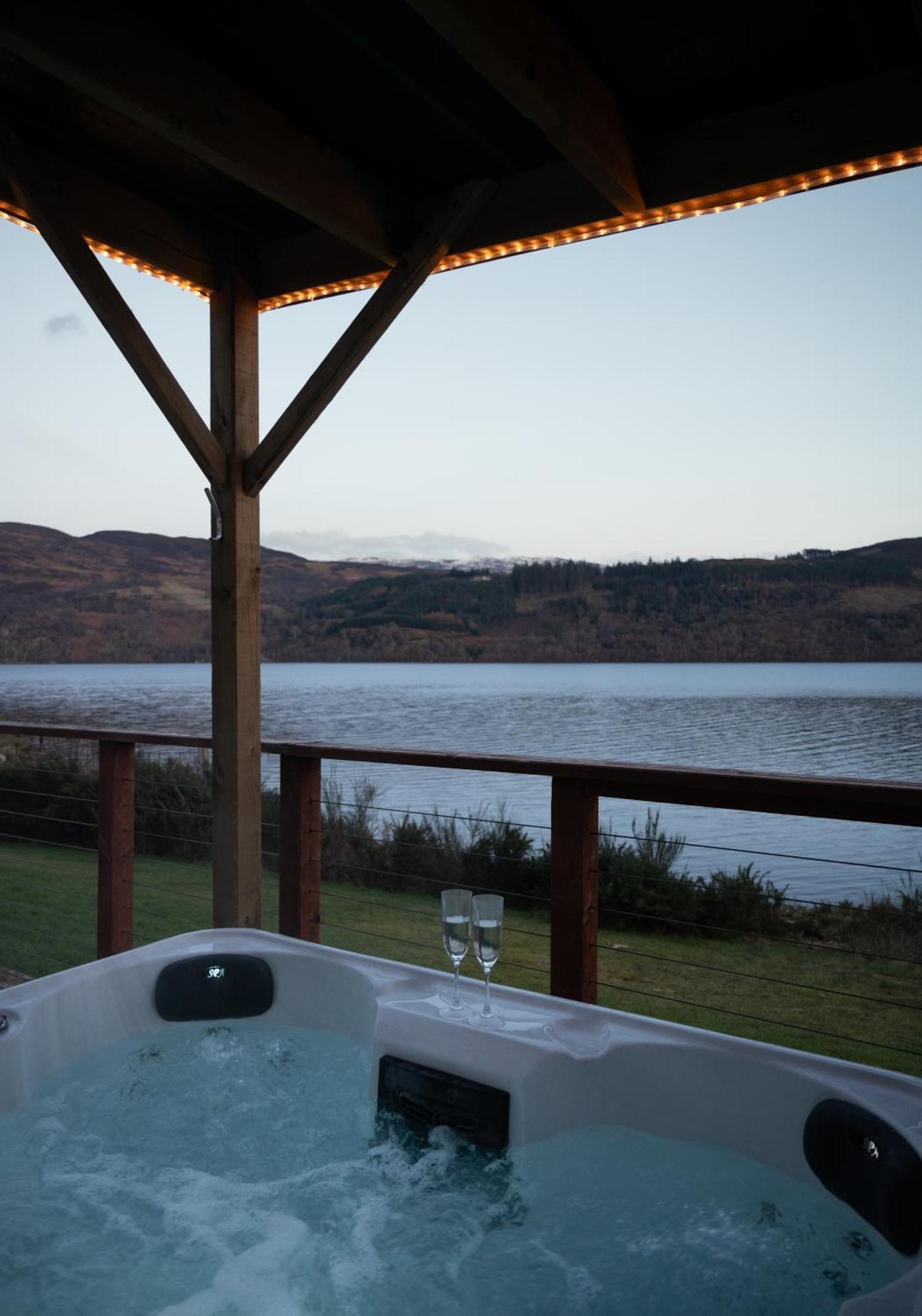 Shoreland Lodges - Holly Lodge Fort Augustus Exteriör bild