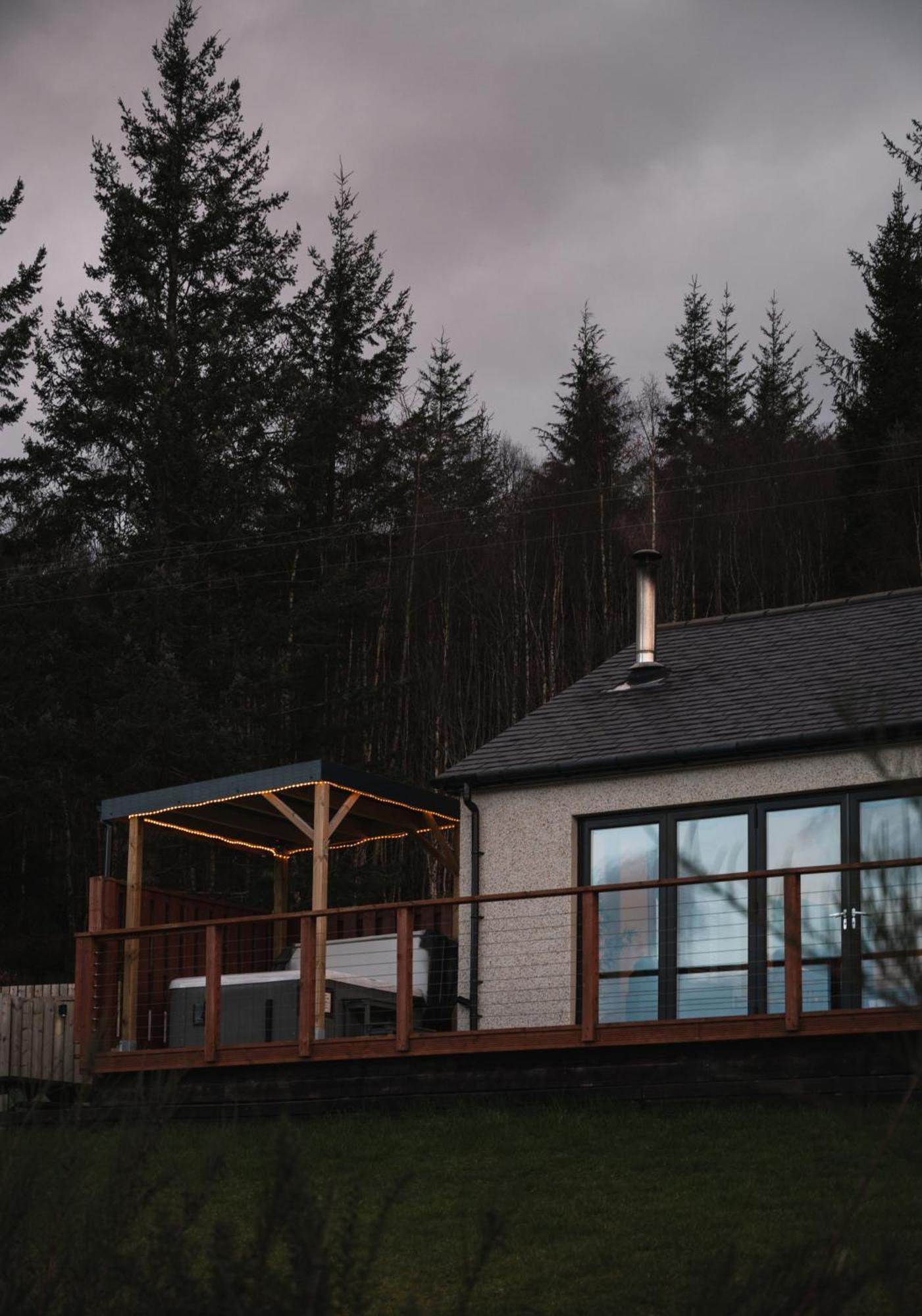 Shoreland Lodges - Holly Lodge Fort Augustus Exteriör bild
