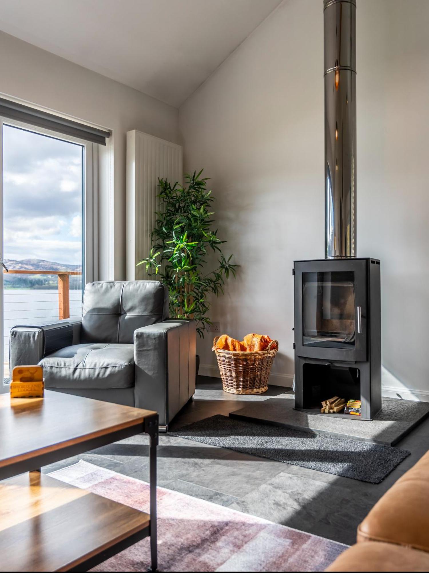 Shoreland Lodges - Holly Lodge Fort Augustus Exteriör bild