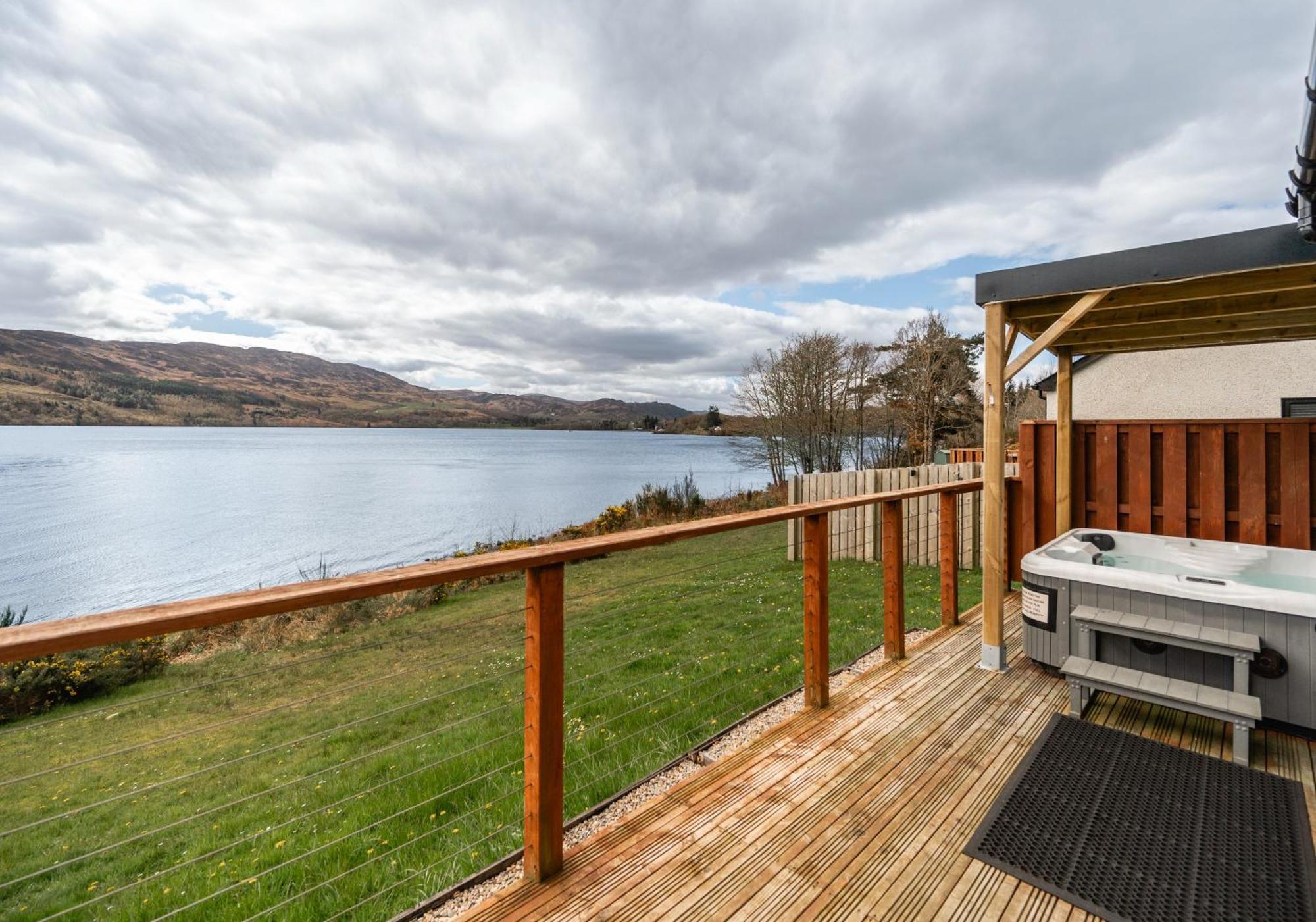 Shoreland Lodges - Holly Lodge Fort Augustus Exteriör bild