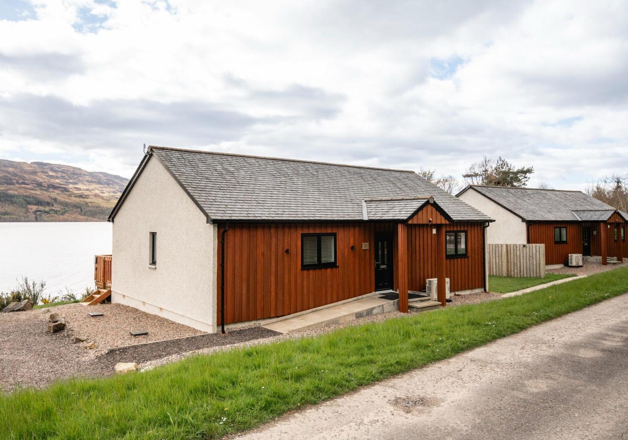 Shoreland Lodges - Holly Lodge Fort Augustus Exteriör bild