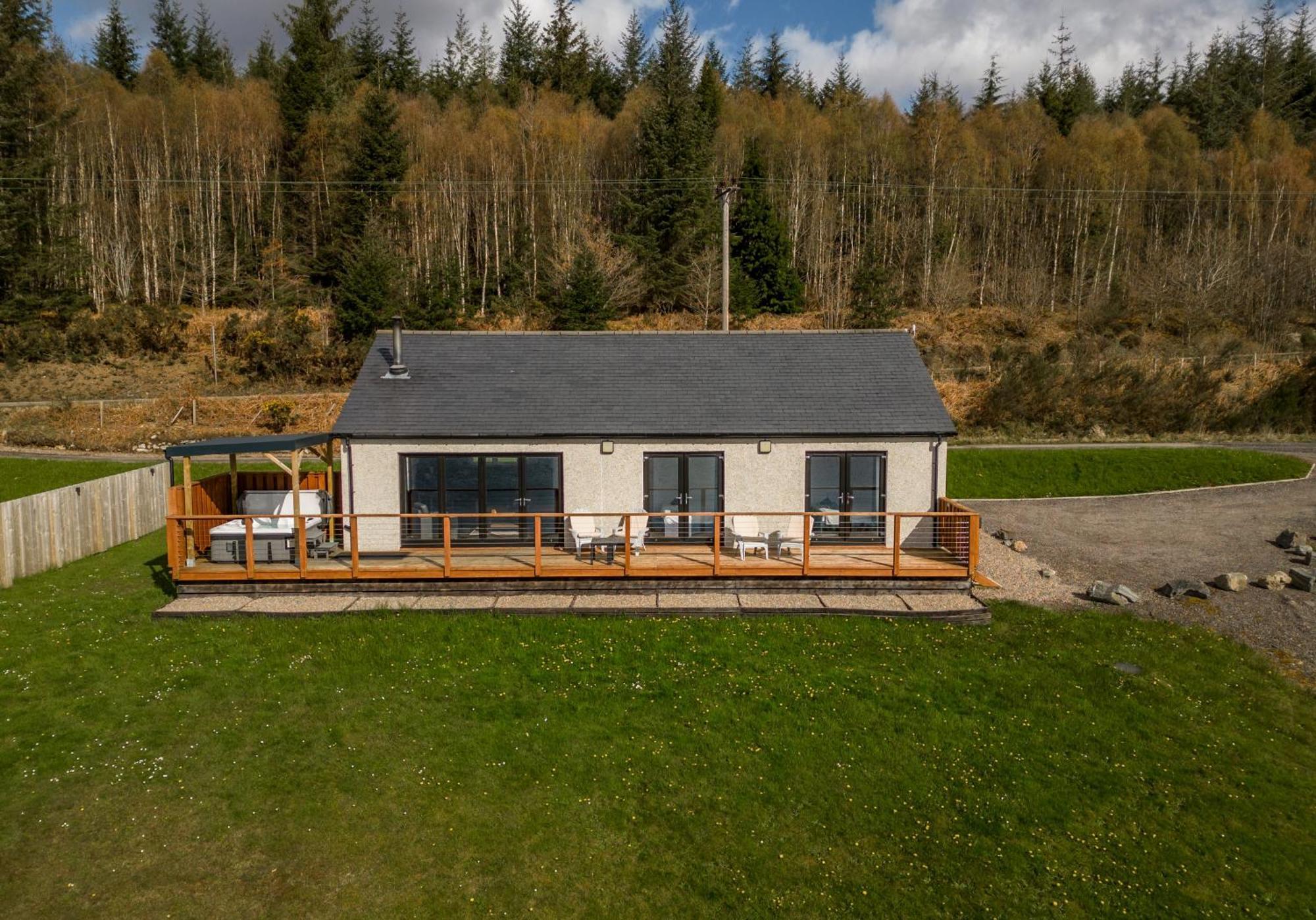 Shoreland Lodges - Holly Lodge Fort Augustus Exteriör bild
